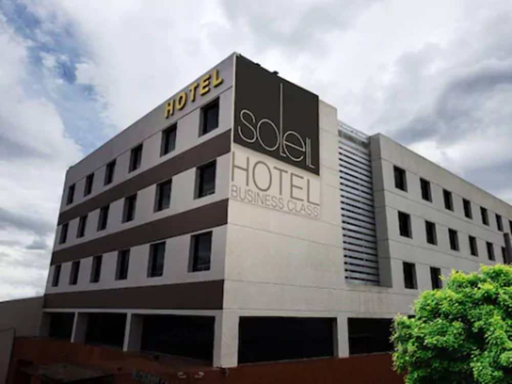 Hotel Soleil Business Class Celaya セラヤ エクステリア 写真